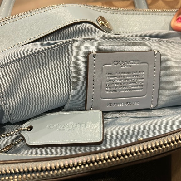 COACH BROOKE CARRY ALL IN CANVAS KHAKI/PALE BLUE/SILVER - Picture 3 of 8